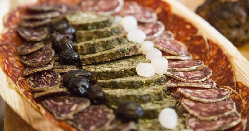 Saucisson enceinte : la vérité sur cette étrange expression